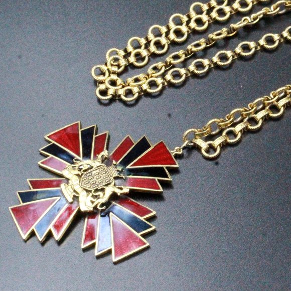 Unsigned Reinad Sunburst Maltese Cross Shield Crest Coat of Arm Necklace - Picture 1 of 8